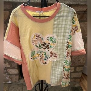 (NWOT) Easel Patchwork Floral Applique Top